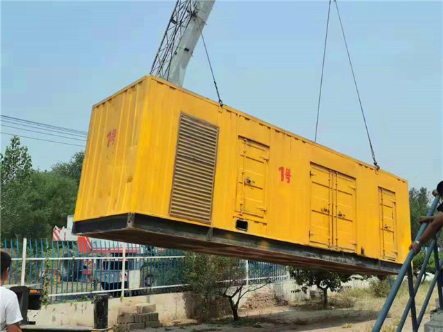 常熟300KW柴油发电机组油耗是多少？